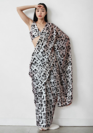 Picture of Beautiful Chiffon White Saree