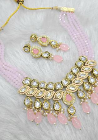 Picture of Fascinating Off White Necklace Set