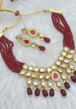 Picture of Elegant Maroon Necklace Set