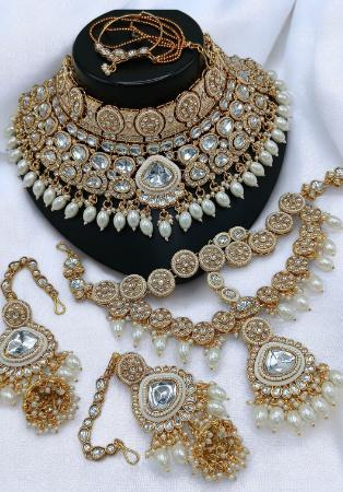 Picture of Taking Sea Shell Necklace Set